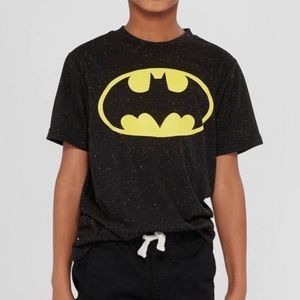 Batman  Logo Black Yellow Graphic T-Shirt Boys XL